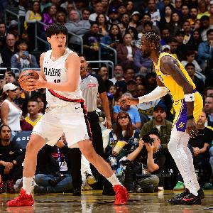 媒体人：杨瀚森移动能力是短板 应尽快针对性加强三分投射训练量