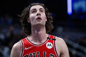 公牛4-0！吉迪本赛季场均19.5分8.5板7.8助 三分命中率42.9%