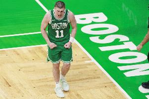 手感不佳其他都很好！普理查德13中4&三分8中1拿到10分3板10助3断