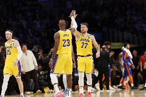 小里弗斯：杜库都能打无球但詹姆斯打不了 因此他无法和东里共存