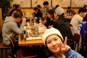 杨瀚森12点吃烤肉不自律？解说：球队不管这些 这个点吃饭也正常