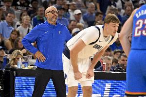 基德：拉塞尔的得分能力能为队友创造空间 也能帮助弗拉格