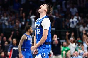 弗拉格谈打回3号位：有时还是有点僵硬 球队进攻组织本可更好一些