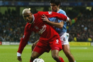 太阳报：前利物浦球星迪乌夫因拒付抚养费面临牢狱之灾