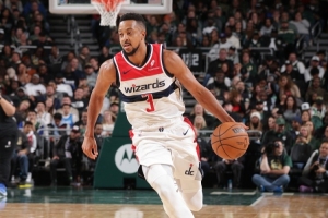 手感炸裂！麦科勒姆首节9分钟 6中5&三分2中2轰下16分！